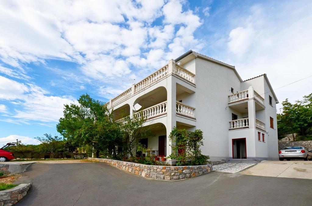 Apartments Sanja Sibinj Krmpotski Ngoại thất bức ảnh