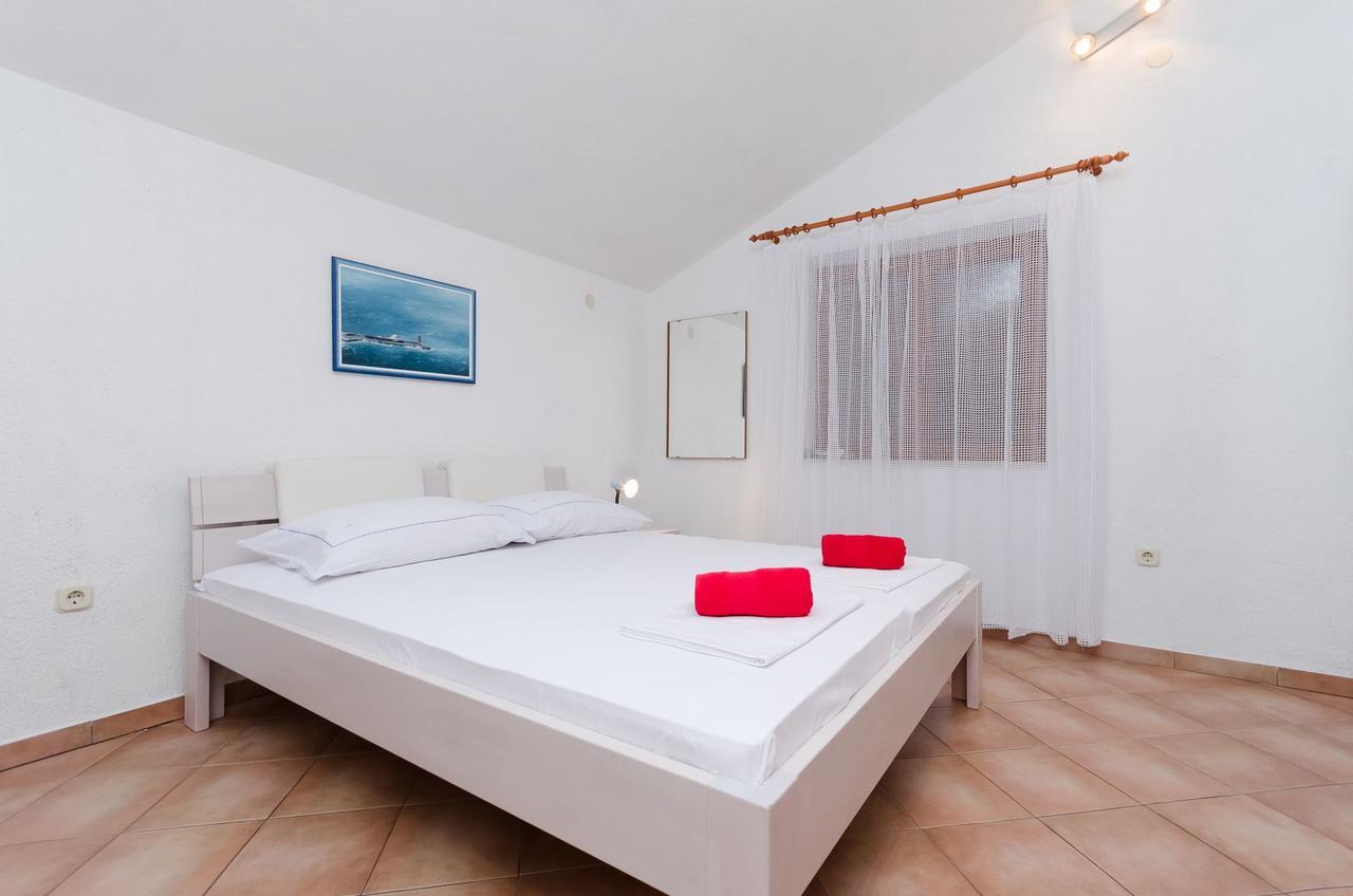 Apartments Sanja Sibinj Krmpotski Ngoại thất bức ảnh