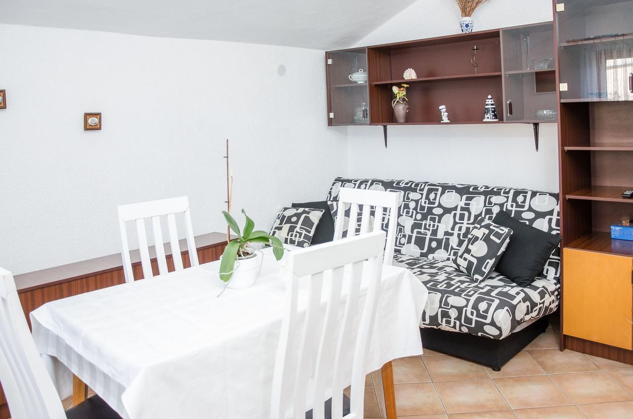 Apartments Sanja Sibinj Krmpotski Ngoại thất bức ảnh