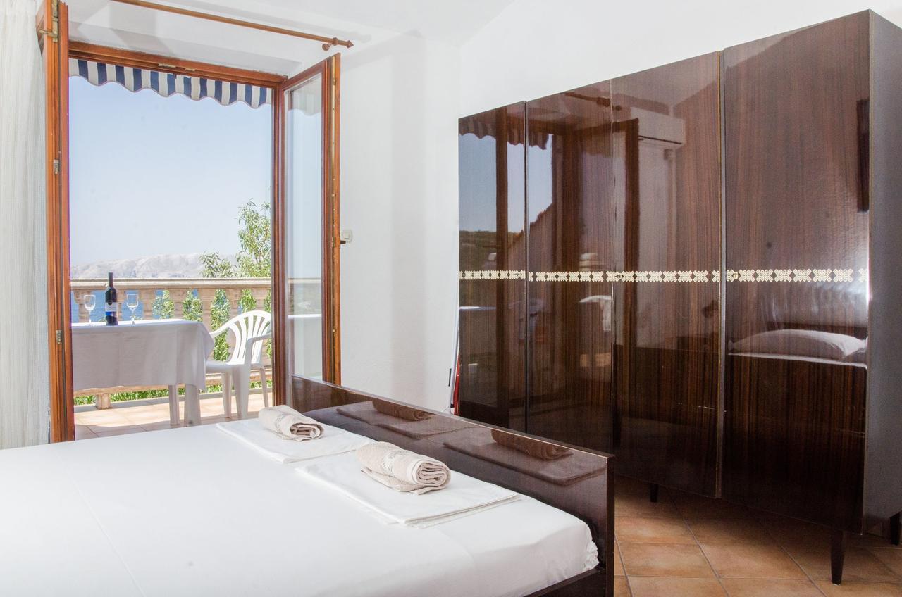 Apartments Sanja Sibinj Krmpotski Ngoại thất bức ảnh