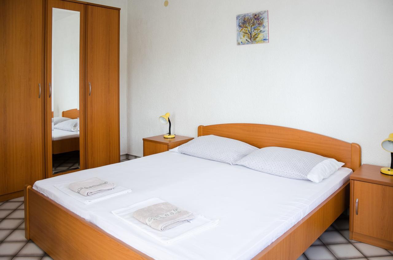 Apartments Sanja Sibinj Krmpotski Ngoại thất bức ảnh